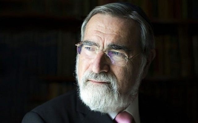 MaccabiLondon's tweet photo. Maccabi London are sad to learn of the passing of Rabbi Lord Sacks. He was an outstanding leader, an intellectual giant who connected the Jewish community with the wider world. Our thoughts are with his family. May his legacy live on. https://t.co/vqcgdpWUDp