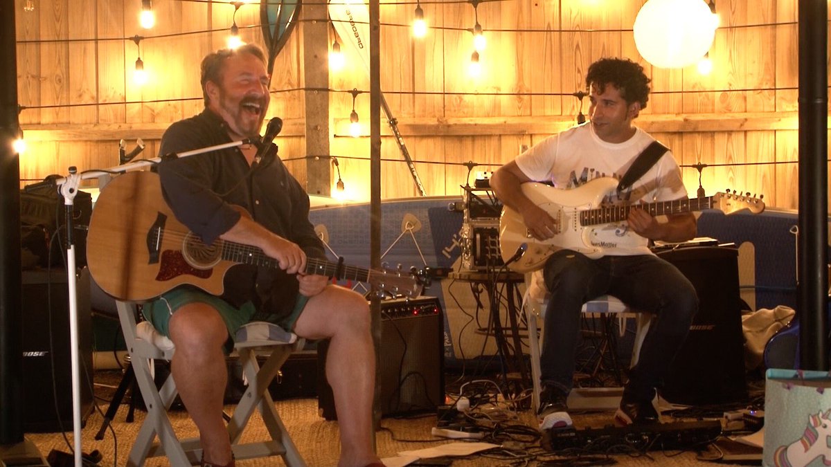 Guesting in the first hour of my <a href="/BBCNorfolk/">BBC Norfolk</a> <a href="/BBCSuffolk/">BBC Suffolk</a> and <a href="/BBCSounds/">BBC Sounds</a> show tonight are @bearfootsoul. Hear #MattWhite and <a href="/Jimilove/">Jimi Love</a> at 18-20 as they chat about their new project. #HoodooRevolution