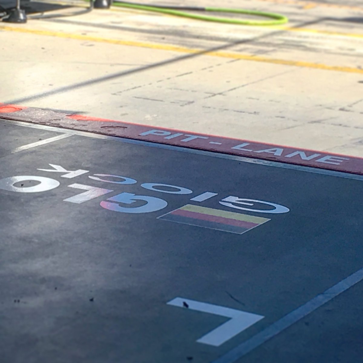 JuleStratmann's tweet photo. Es ist so weit,... ein letztes Mal geht es für @realTimoGlock mit dem #YellowBeast raus aus der Box und ab in die Startaugstellung...
😢💛🧡💜😢
#timetosaygoodbye #endofanera #dtm #goodbye #bmw #lastdance #class1 #timoglockfanclub #teamglock #glockmeifyoucan https://t.co/ExWpw03H0F