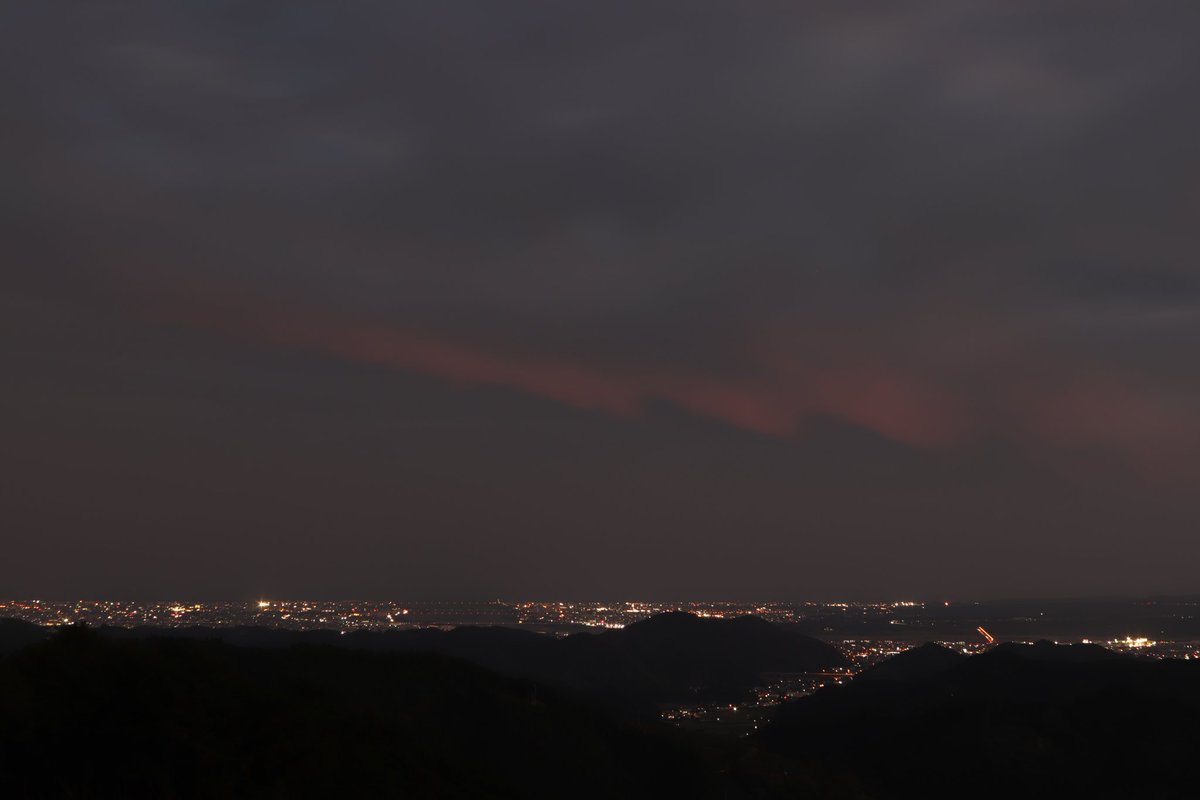 I took this top of the mountain in the neighborhood.

#japan #japanesecultures #nightview