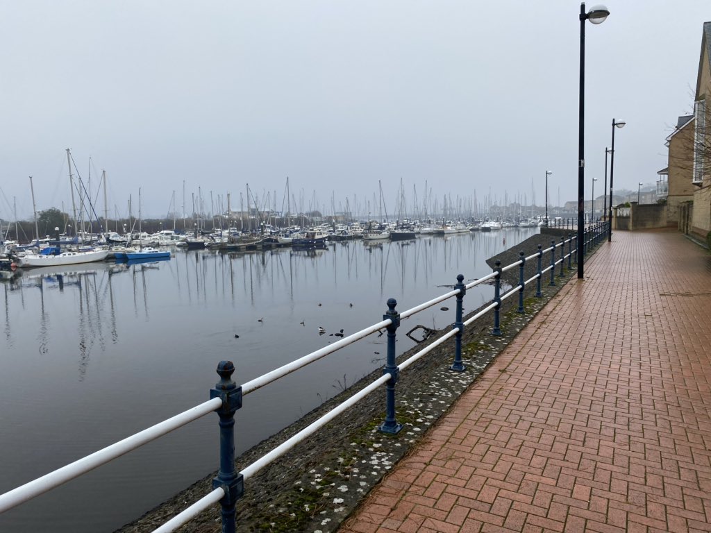 Heathwindows80's tweet photo. An 11km run round the Cardiff bay barrage and the wharf to sweat out the curry and beer 🤣😅. Lovely views this morning 🤩#cardiffbay #penarth #atlanticwharf #cardiff #cardiffbarrage https://t.co/AFVxwx89iT