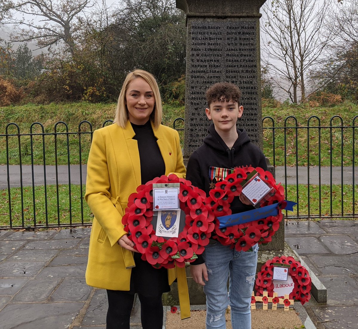 SherJago's tweet photo. Wreath laying this morning at Trelewis War Memorial #LestWeForget https://t.co/YsflRUZHBe