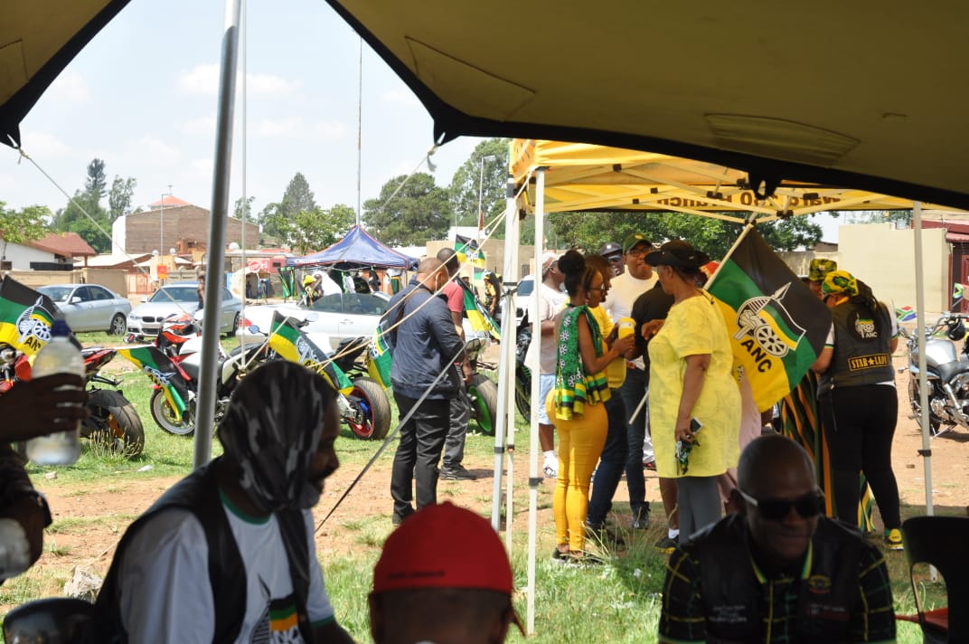 1912onlineradio's tweet photo. Mini Rally
Woza 11November 2020
#voteANC
#byelection2020
#Ward130
#VoteThulaniButhelezi https://t.co/UIQM1gJPpu