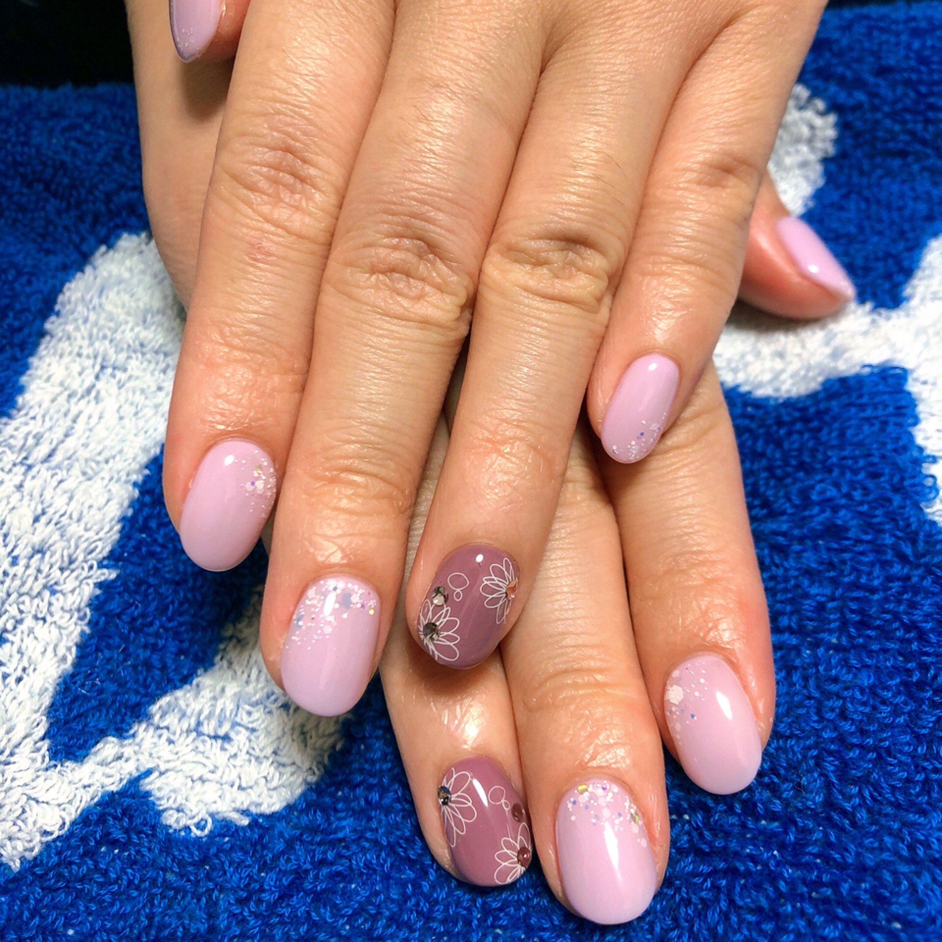 すのほわ 少女レイ歌ってみた 麻倉ももと諏訪ななかに向けてパープルお花ネイルにした T Co E8mcbwuegy Twitter