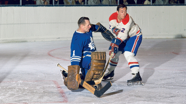 hockey_vintage's tweet photo. ON THIS DAY in hockey history (November 8, 1924): The late HHOFer Johnny "The China Wall" Bower was born in Prince Albert, Saskatchewan. The 4-time Stanley Cup Champion played 552 NHL games for the Rangers/Leafs before his death in 2017 #VintageHockey #NHL #RIPJohnnyBower https://t.co/IbsibmZriu