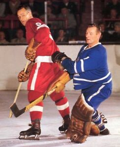hockey_vintage's tweet photo. ON THIS DAY in hockey history (November 8, 1924): The late HHOFer Johnny "The China Wall" Bower was born in Prince Albert, Saskatchewan. The 4-time Stanley Cup Champion played 552 NHL games for the Rangers/Leafs before his death in 2017 #VintageHockey #NHL #RIPJohnnyBower https://t.co/IbsibmZriu