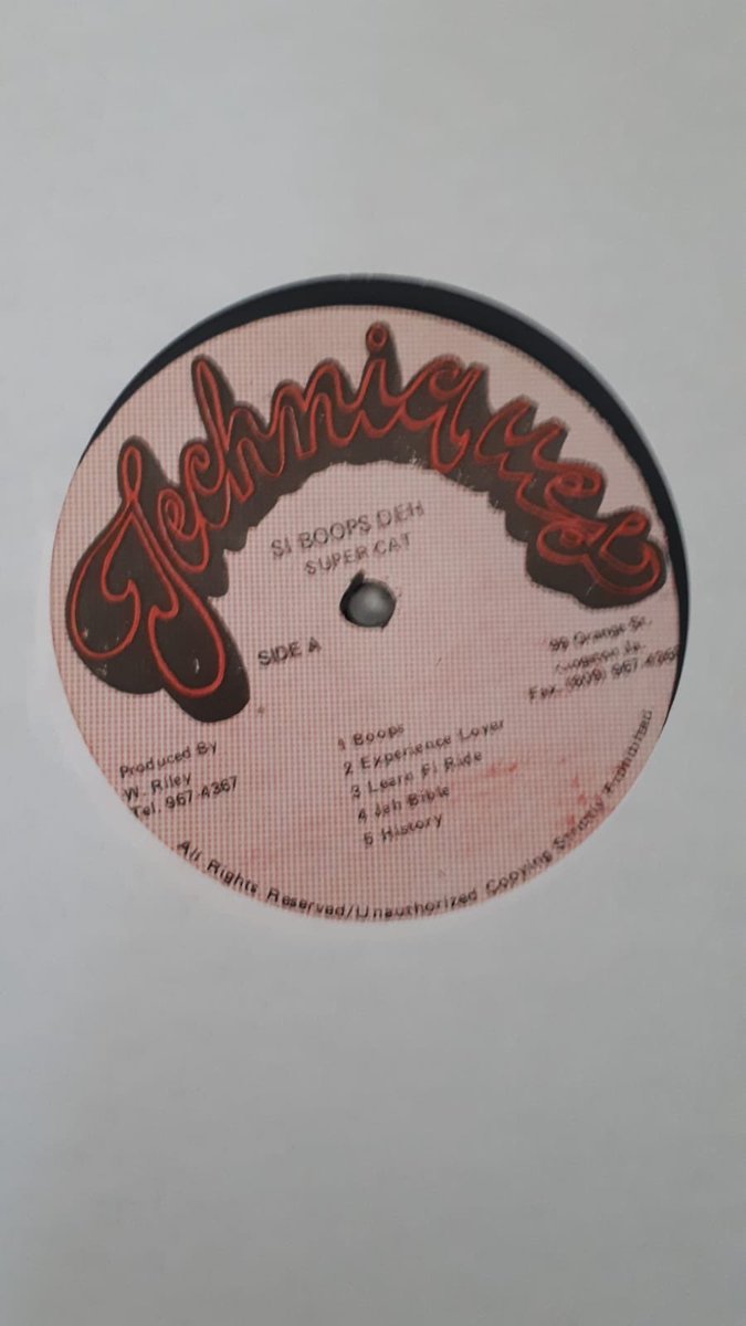 enkisrecords's tweet photo. The great Limonious art work on the sleeve of Super Cats “Si Boops Deh”🎤 🐱 🎼 🇯🇲
#techniques #supercat #dj #limonious #art #sleeveartwork #vinyl #vinylcollection #reggaevinyl #reggavibes #roots #dancehall #80s #70s #dub #reggaemusic #music #records #recordstore https://t.co/MbqY4R5Y4O