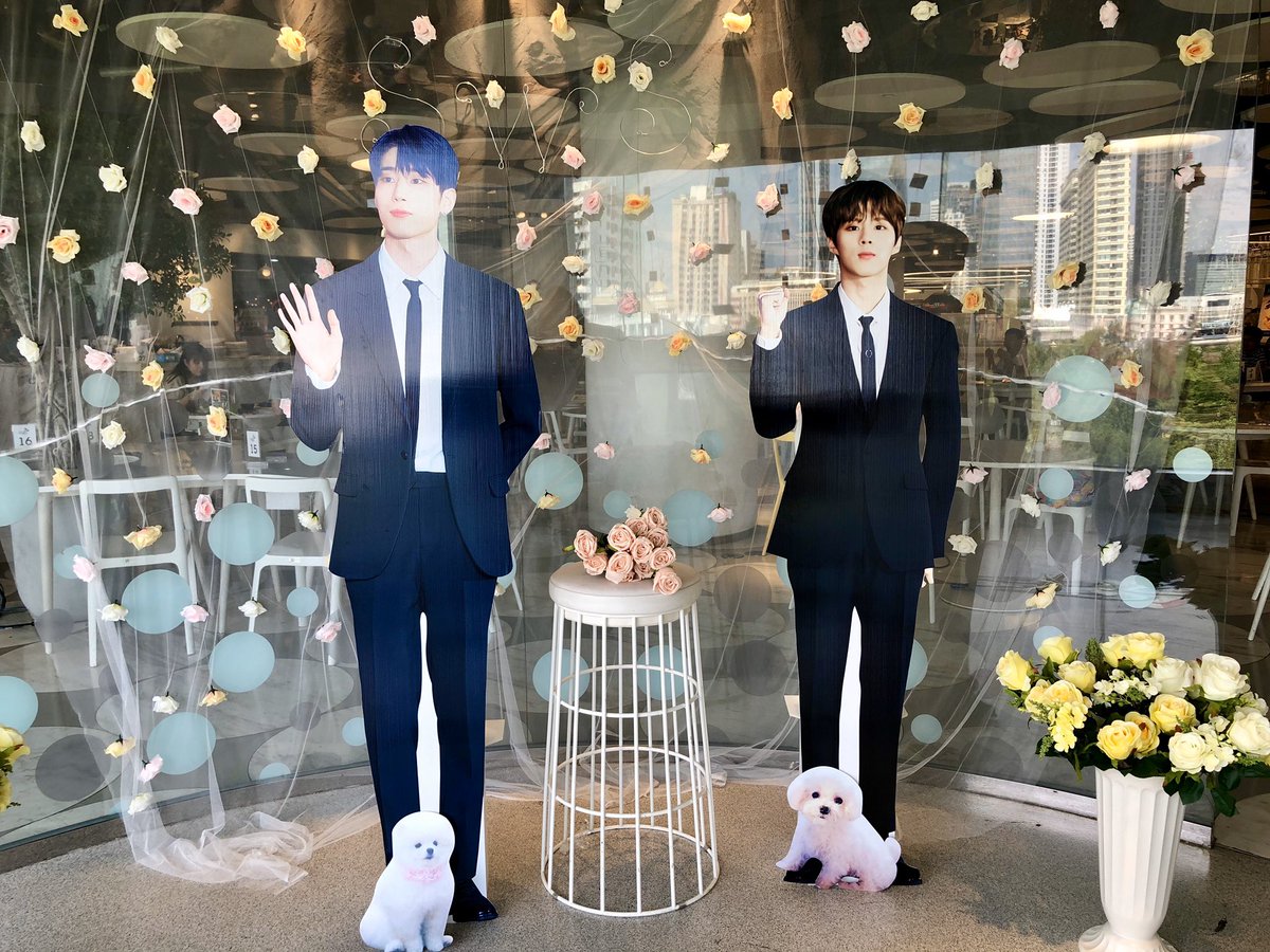 Bow_Thassawan's tweet photo. บรรยากาศงานน่ารักมากค่ะ อบอุ่นจัง 🧡 🥰 #ToTheMoonAndBackSWS https://t.co/pqDk78nz6W