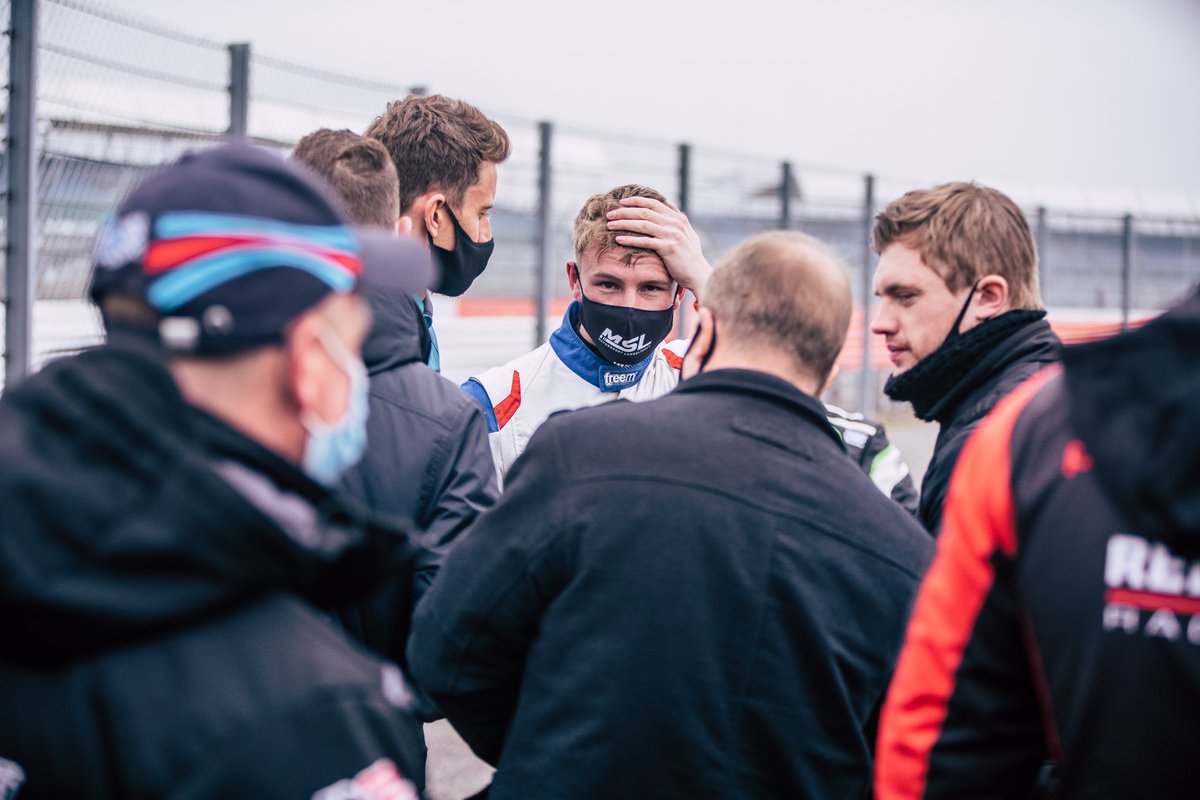 MSLMotorsportC's tweet photo. He’s done it! 👑 🏆 🥳
@JamesDorlin is 2020 #porsche #sprintchallengegb Champion after securing victory in the final @PorscheRacesGB of the season
Absolutely fabulous season in the @In2Racing Cayman.
Everyone at MSL is delighted for James and the whole team.
#jd32 #refusetolose https://t.co/2Om1GdmaZ1