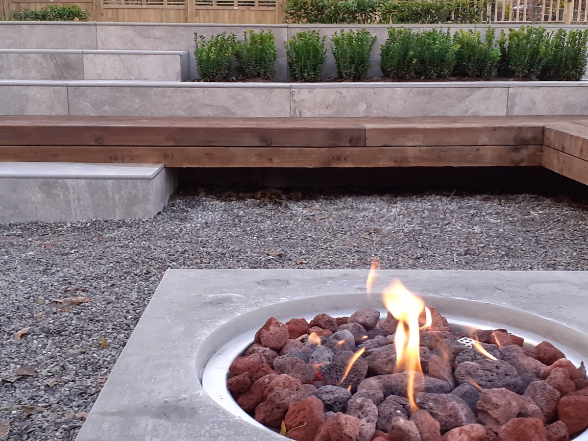 Hannah Collins tweet media