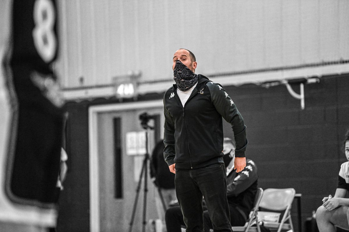 IAmAhmedphotos's tweet photo. The Masked Raider: @NewcastleEagle @varbo_cb during the @WBBLofficial Cup opener at @NottmWildcats #NewNormal #SuitsHim #BritishBasketball https://t.co/1NnhJG58ow