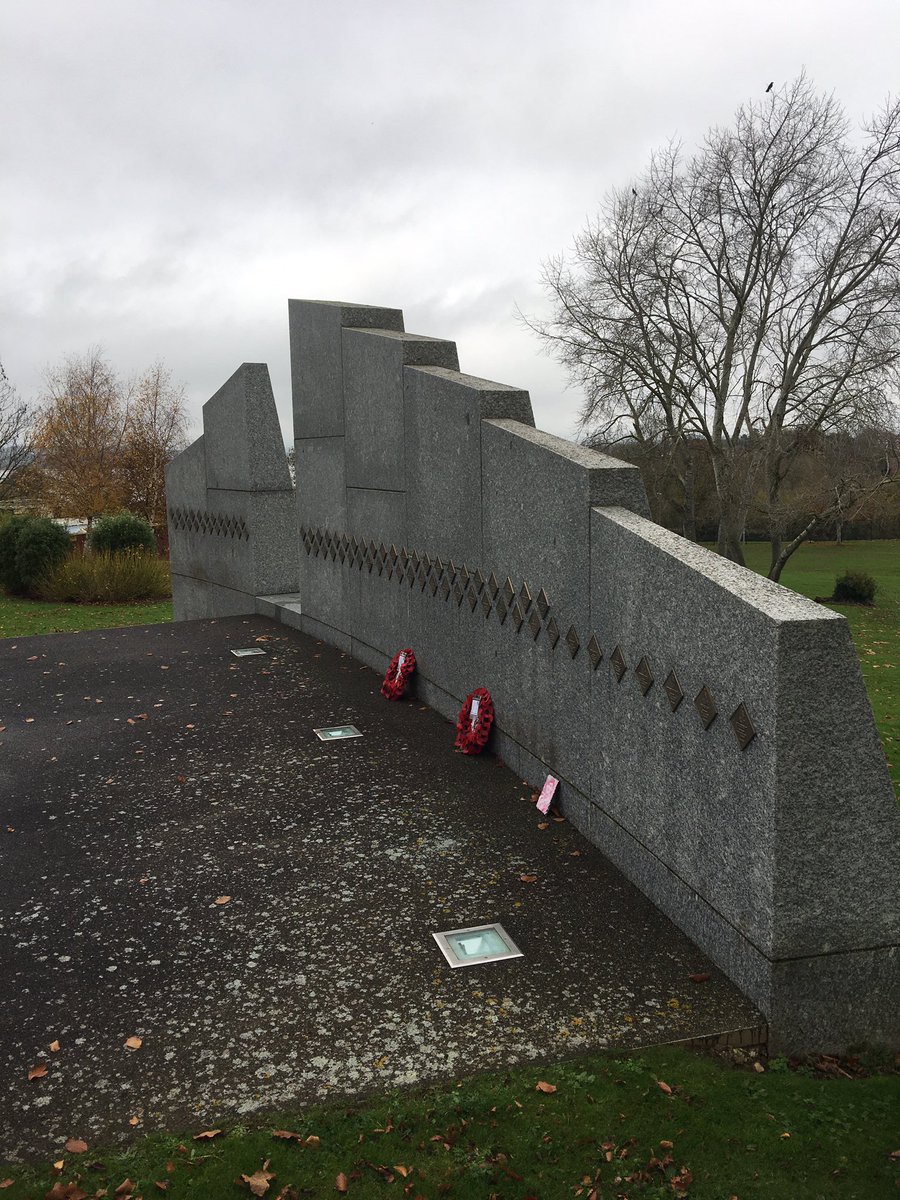 ColSimonChapman's tweet photo. We paraded @CommandoTRG this morning where the youngest Recruit laid a wreath at the memorial wall to remember especially those who have made the ultimate sacrifice. ‘At the going down of the sun...’ @RoyalMarines @theRMcharity @MajGenHolmes @rossw2795 @AngoveRick https://t.co/0ueG9xiaK8