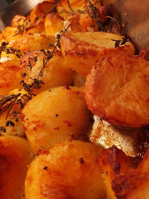 To order your take away roast please call 01277 622842 ....let’s get through this first Sunday together 💪🏻