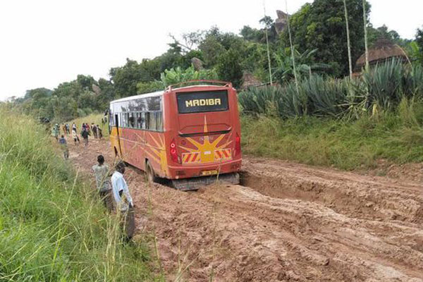 DailyMonitor's tweet image. Passengers stranded on “impassable” Moyo-Laropi road bit.ly/36jj84j #MonitorUpdates