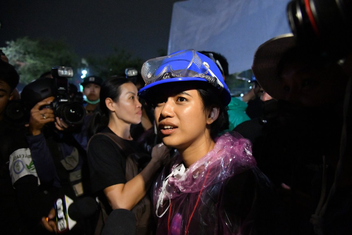 Also, fans of anti-government activist Patsaravalee “Mind” Tanakitvibulpon can rest assured that she's safe.  #ม็อบ8พฤศจิกา  #Thailand  #KE