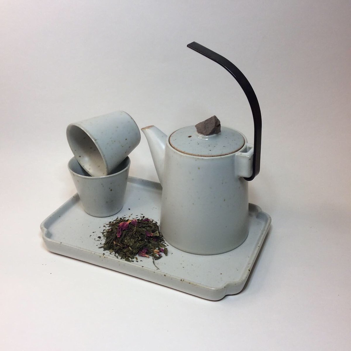 TheTeaBrewery's tweet photo. See the rock on the lid? It’s a hand-picked rock from the Silk Road, an ancient trade route. Porcelain Tea Set available for a limited time. 
https://t.co/X1Ur9uF2Ji https://t.co/6V9rWrb4z0