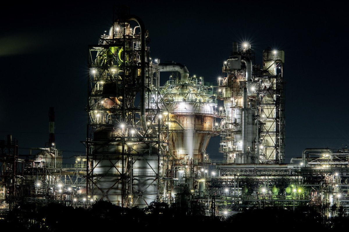 【Factory night view】

#写真好きな人と繋がりたい 
#カメラ好きな人と繋がりたい 
#ファインダー越しの私の世界 
#キリトリセカイ 
#nikon 
#d750 
#light_nikon 
#工場夜景 
#四日市市 
#三重観光