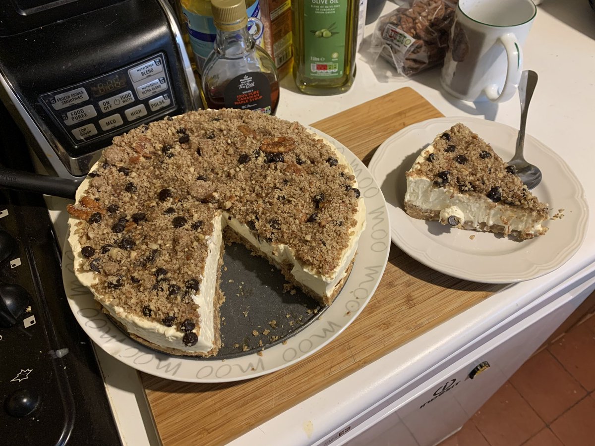 MoononaStickLP's tweet photo. @fuzz_sh @LockpixNLipstix @UK_Daniel_Card @a8n_pub I’m genuinely considering adding cheesecake to the list of things we bring along to events, once we finally get over this lockdown thing and can start doing conferences again. Who doesn’t want cake with their coffee and lockpicking?? ;-) https://t.co/J1dJ1fLx6G