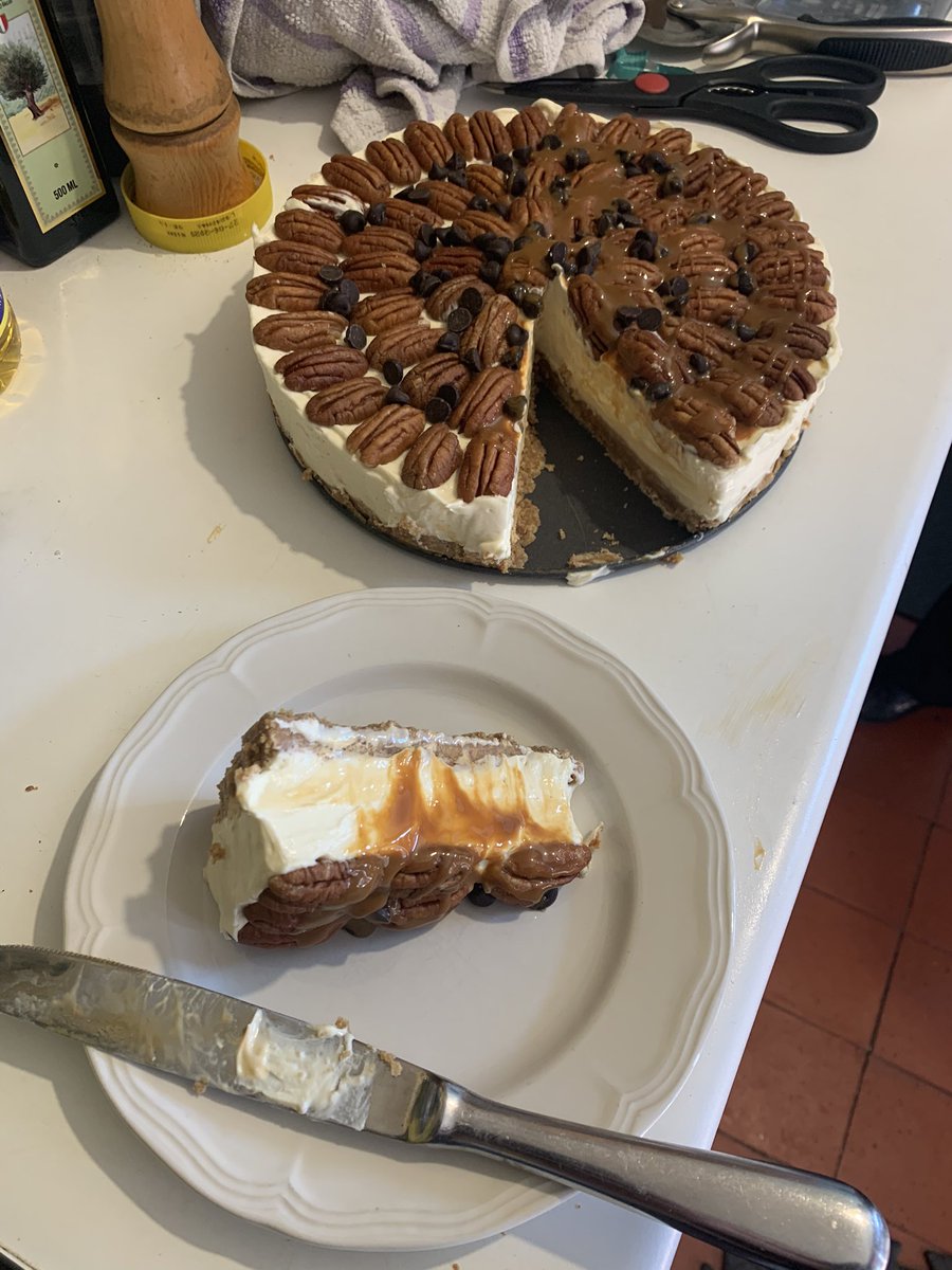 MoononaStickLP's tweet photo. @fuzz_sh @LockpixNLipstix @UK_Daniel_Card @a8n_pub I’m genuinely considering adding cheesecake to the list of things we bring along to events, once we finally get over this lockdown thing and can start doing conferences again. Who doesn’t want cake with their coffee and lockpicking?? ;-) https://t.co/J1dJ1fLx6G