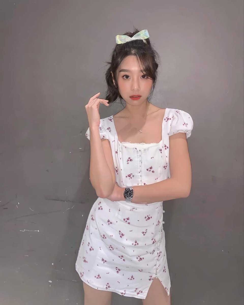 Karoona12's tweet photo. ชุดน่าจัดหนัก​กับเธอจิงๆ https://t.co/Sxd5en0nEw