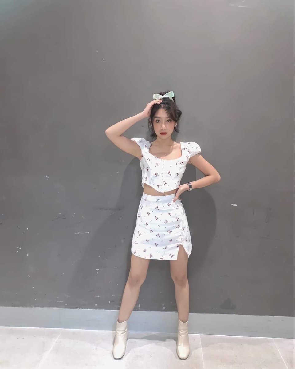 Karoona12's tweet photo. ชุดน่าจัดหนัก​กับเธอจิงๆ https://t.co/Sxd5en0nEw