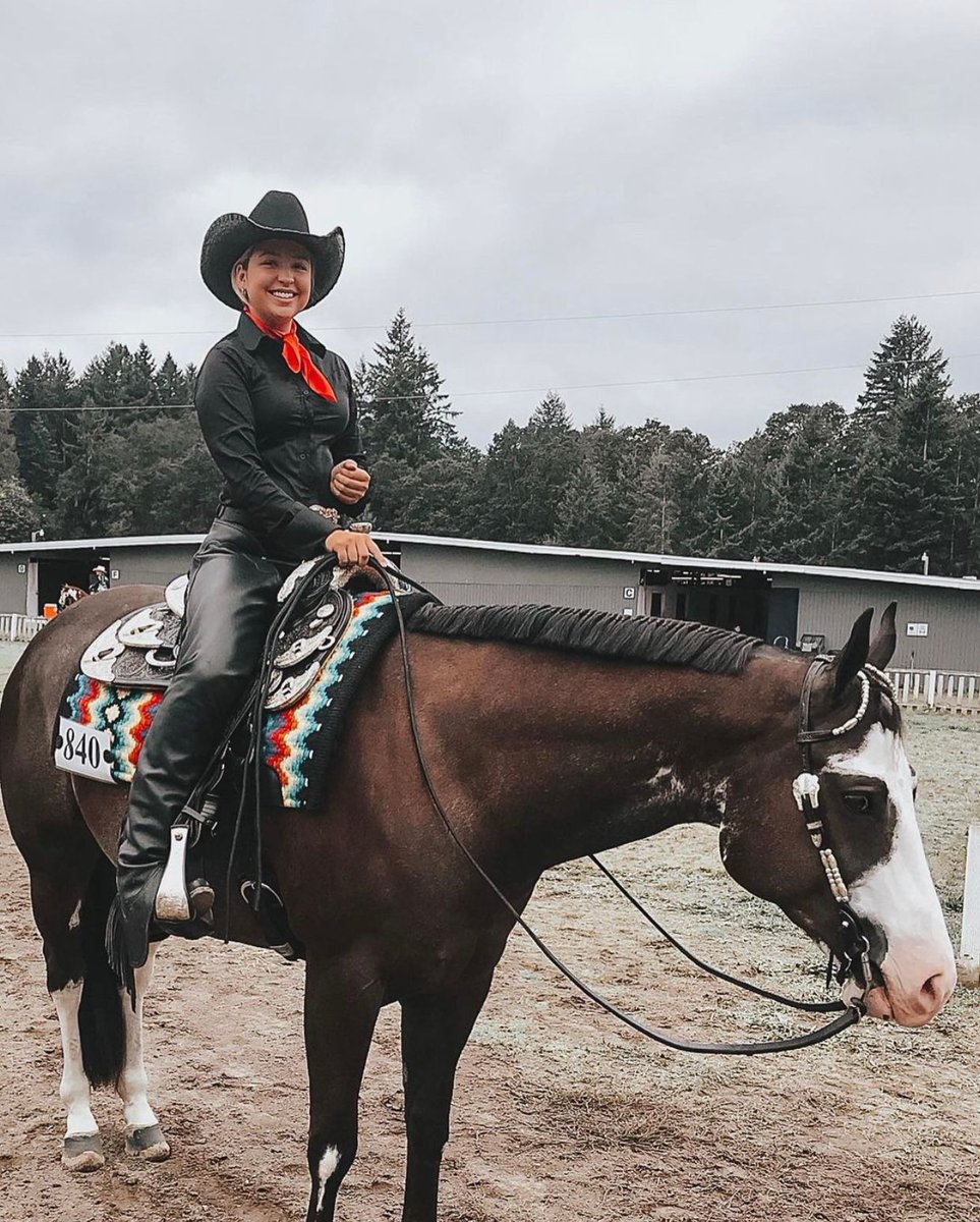 rideihsa's tweet photo. Color coordination at its finest π
@wsu_eqteam #Repost #RideIHSA #IHSAWestern #IHSAStrong #Equestrian #EquestrianLifestyle #Western #WesternRiding #CollegiateEquestrian https://t.co/XH0zw7wVey