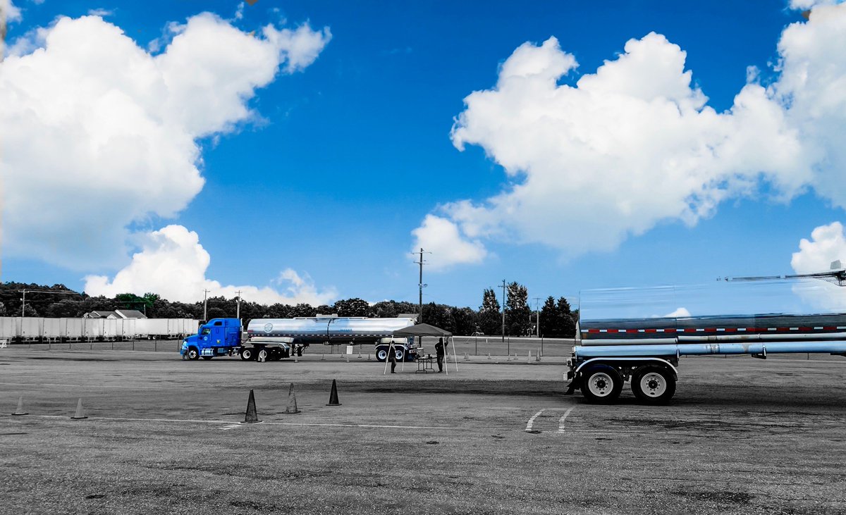 TruckSbl's tweet photo. "The difference between ordinary and extraordinary is that little extra"
SBL Driving Academy where being the best is standard.
#SBLDA #Mack #WIT #WomenInTrucking #Tanker #TankerYanker https://t.co/pa01a91Zze