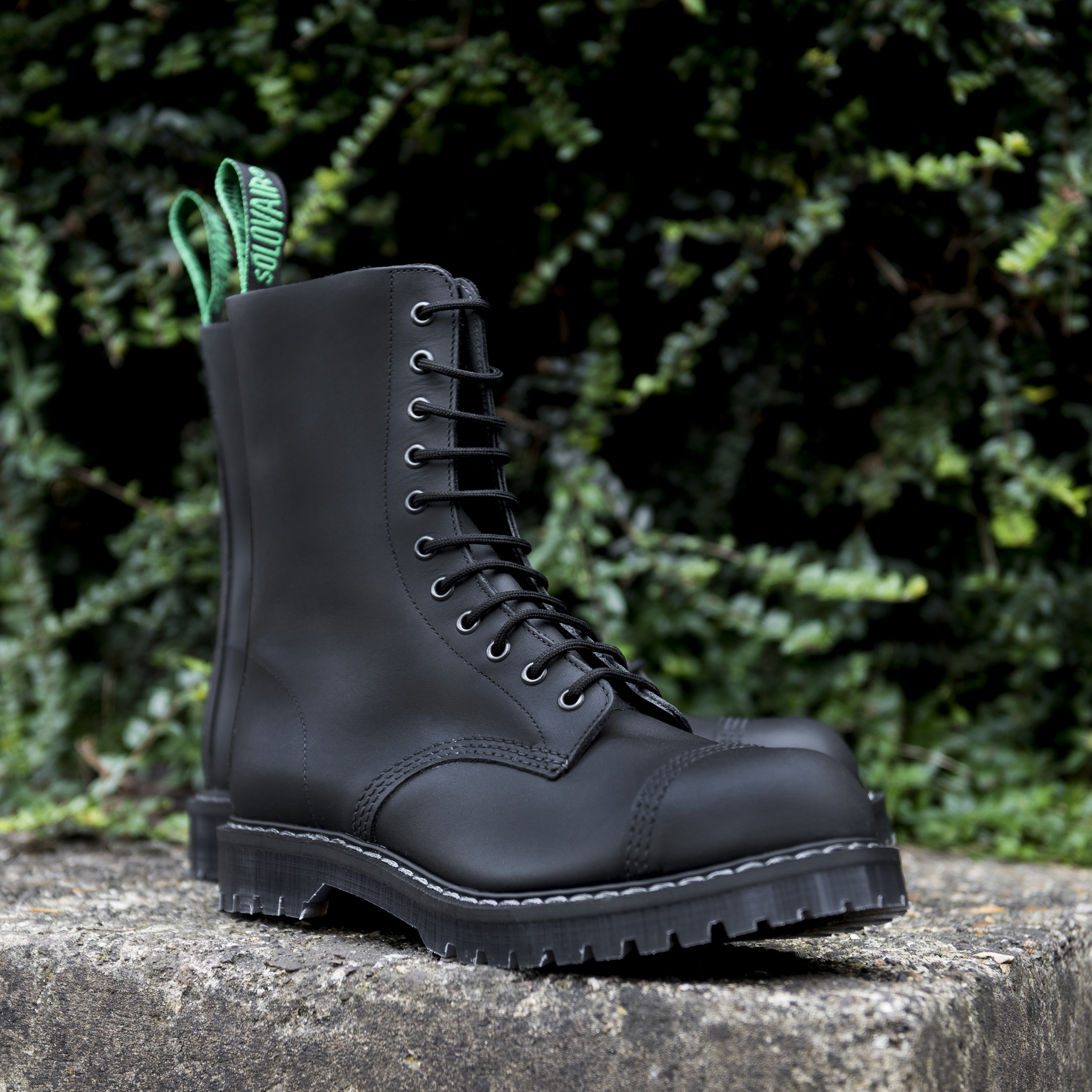 Solovair steel hotsell toe boots