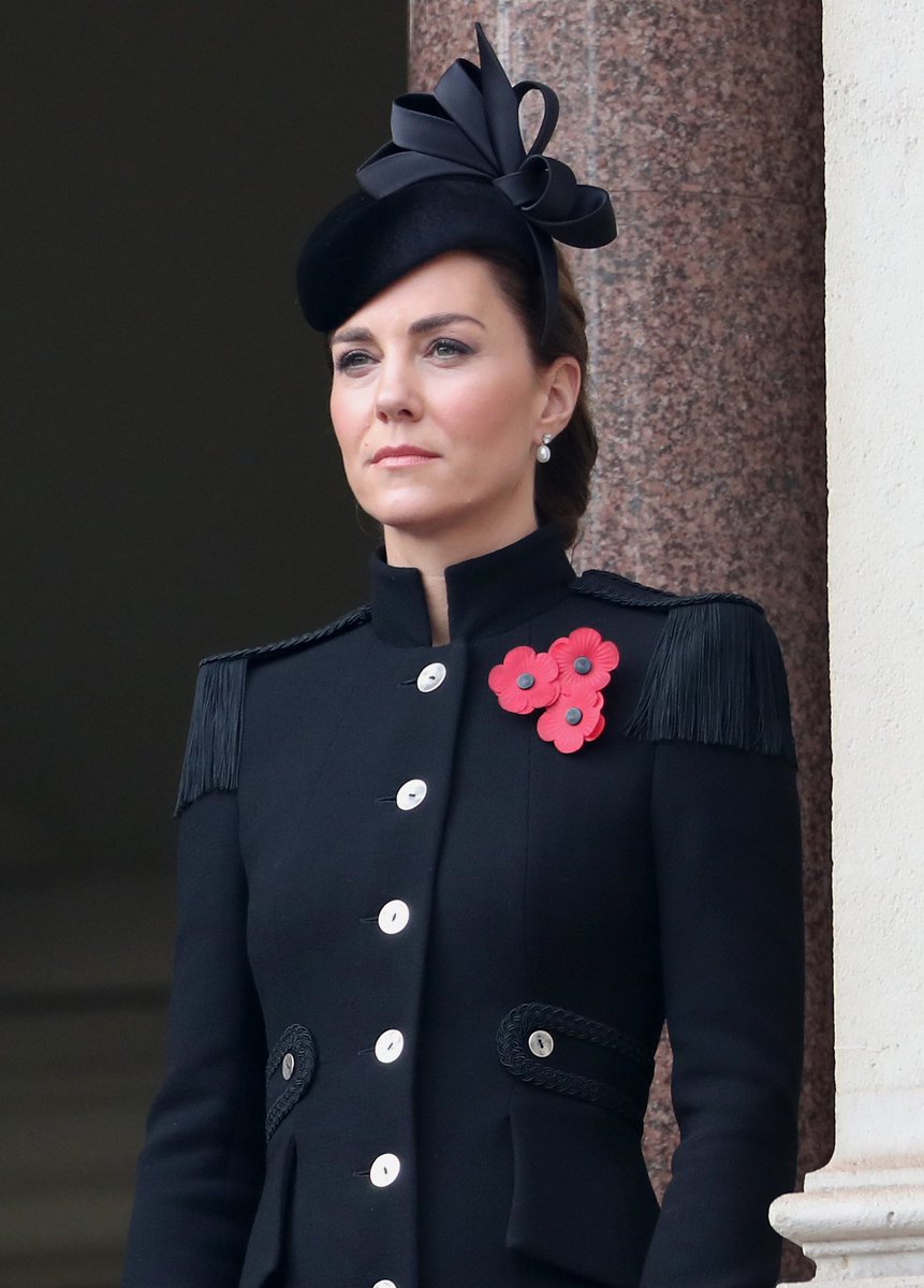RoyalFamily's tweet photo. The Duchess of Cornwall, The Duchess of Cambridge, The Countess of Wessex and Vice Admiral Sir Tim Laurence joined The Queen on the balcony of the @FCDOGovUK building to watch the #RemembranceDay service. https://t.co/evNkURRuJK