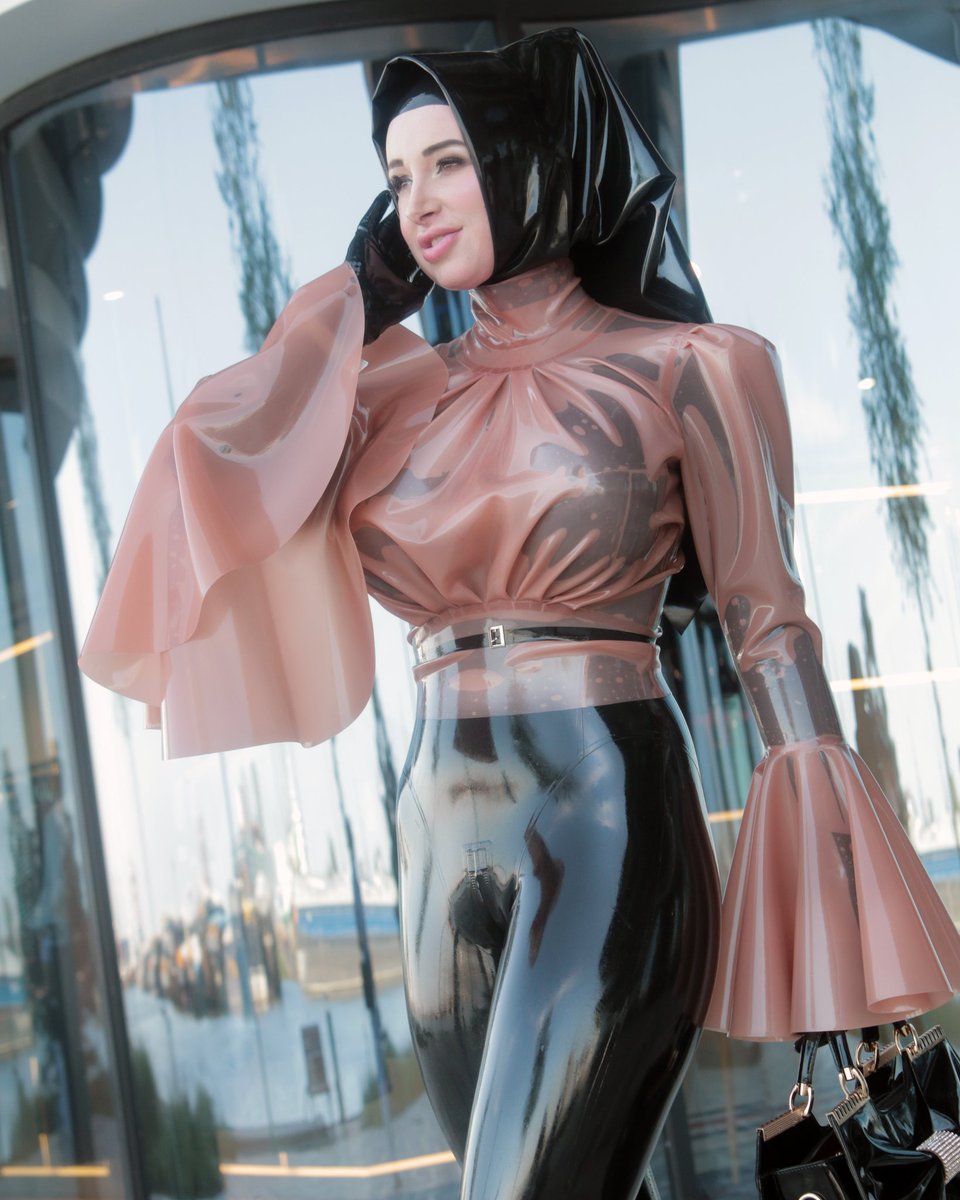 Miss Fetilicious is featuring in the Cauchos Calendar 2021. The strictly covered edition. Fully covered proper ladies showing Cauchos designs in their full dignity. Get your calendar now: sebastiancauchos.bigcartel.com/product/caucho…