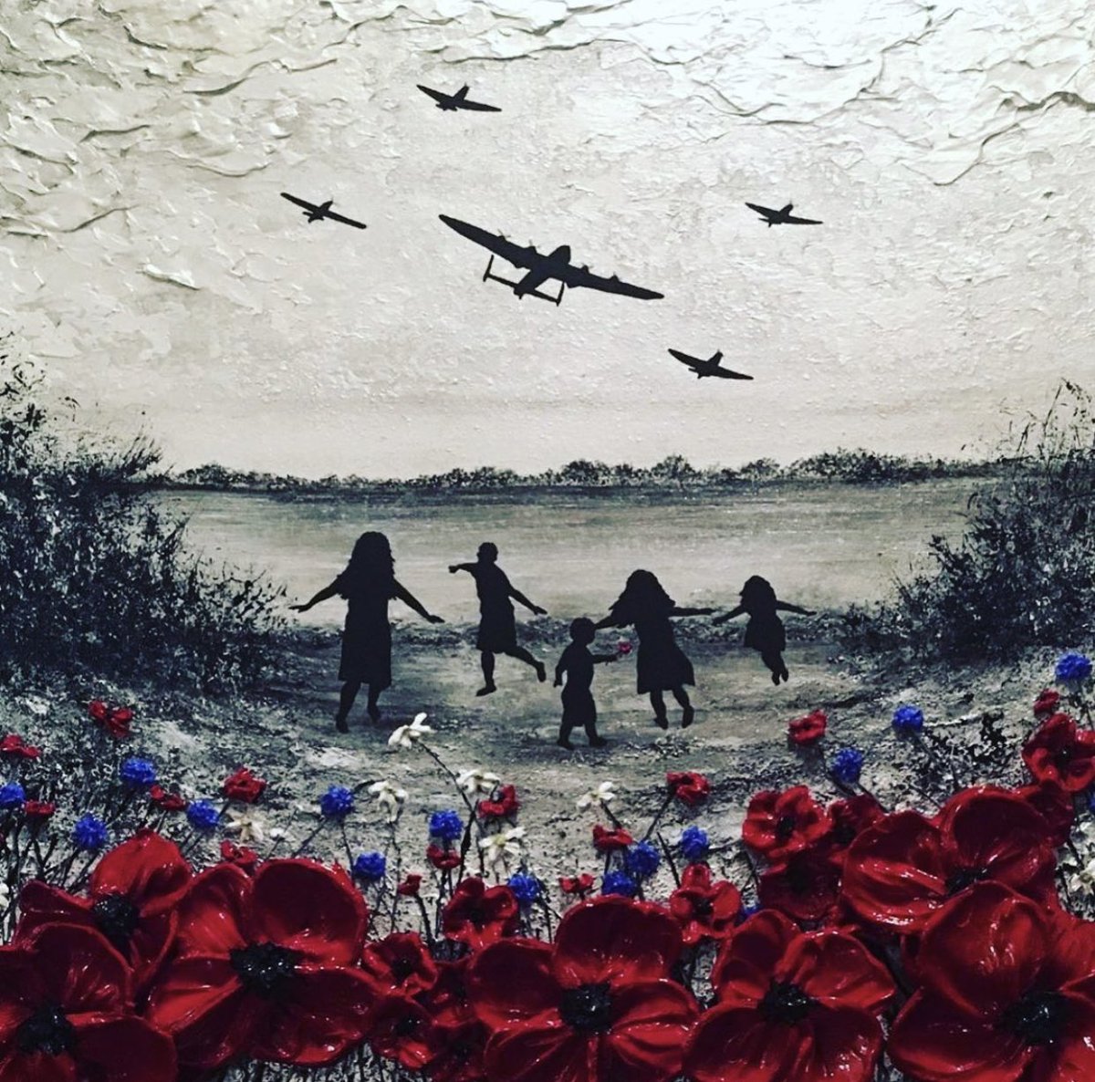 NoizeeMedia's tweet photo. Lest We Forget. Never forgetting those who gave their lives for us ❤️ https://t.co/He9U7OhqYE