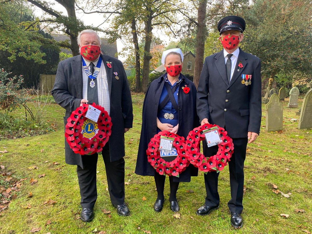 JacquiWho's tweet photo. @lionsinter @NHSuk @LincsFireRescue @WoodhallSpaFire  @iandraper69 We will remember them. #LestWeForget #RemembranceSunday https://t.co/74Qz4Ji2eL
