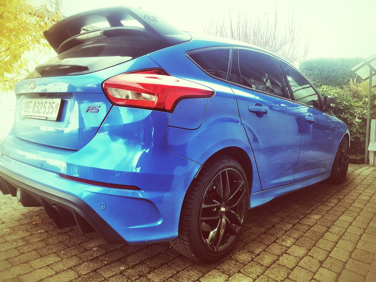 der_hergi's tweet photo. Winterfinke müesse nit zwinget scheisse üsgseh. 😎 #amflexe #ford #rallysport #driftmonster https://t.co/7TvkPLLHnk