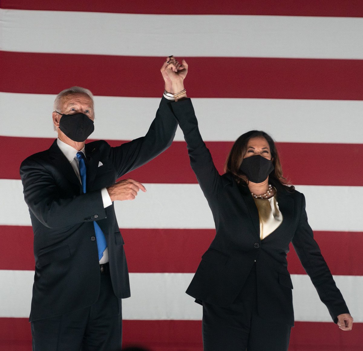 TamilGuardian's tweet photo. What does a Biden-Haris victory mean for Sri Lanka? - Ben Andak #SriLanka #BidenHarris2020 #USElection2020 #Tamils #accountability #HumanRights 

https://t.co/TcUuiIo9OY https://t.co/rXfZgXlIMr