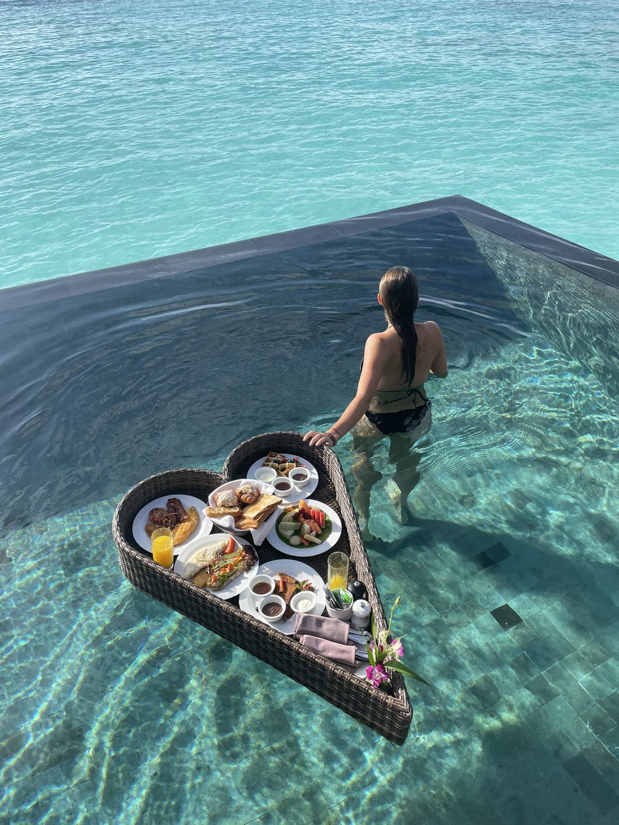 BelindaBencic's tweet image. The „must have“ 📸 from Maldives nowadays😆 #sorrybutnotreally #vakkarumaldives