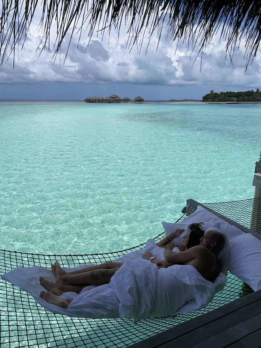 BelindaBencic's tweet image. The „must have“ 📸 from Maldives nowadays😆 #sorrybutnotreally #vakkarumaldives