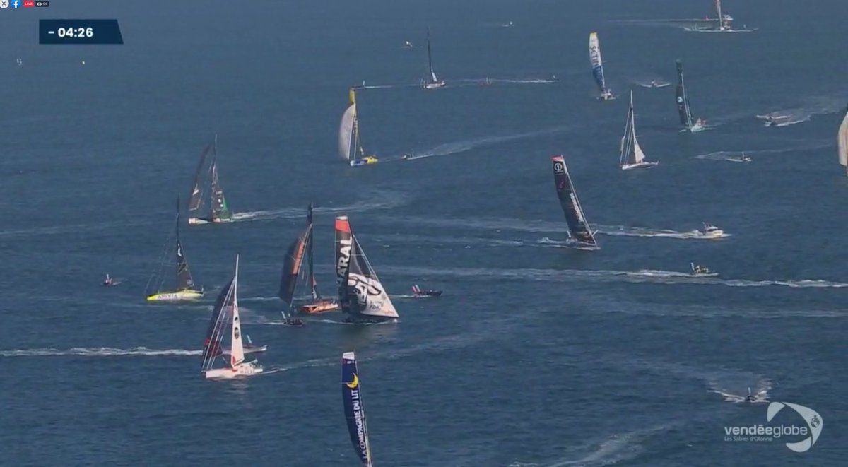 4 minutes to go until the start ⬇️

The sailors have said goodbye to their crew members. Now alone and 100% focussed on a clean start  🏁