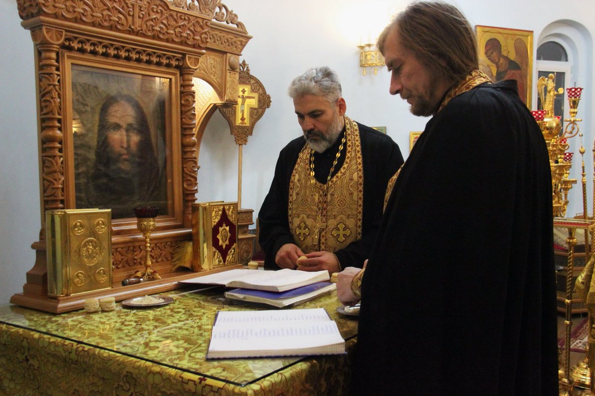 monuspennmsk's tweet photo. В Неделю 22-ю по Пятидесятнице игумен Феогност (Авдеев) совершил Божественную Литургию храме в честь Успения Божией Матери Свято-Успенского мужского монастыря.

#СвятоУспенскийМужскойМонастырьНаИстокеДона #Богослужение #ЕвангельскоеЧтение #Новомосковск

https://t.co/c1KSoqN2uk https://t.co/PmkJ1ALzSG