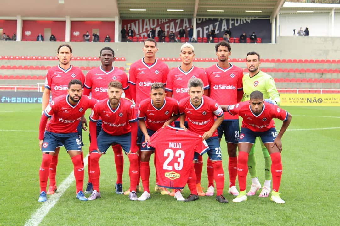 oliveirense_sad's tweet photo. 🔚Fim do jogo.
UD Oliveirense 0-1 Estoril Praia
#udoliveirensefutebolsad #somosunião #oliveirense #udosad #ligaportugal #ligaportugalsabseg #sporttv https://t.co/MkkGa5sxwa