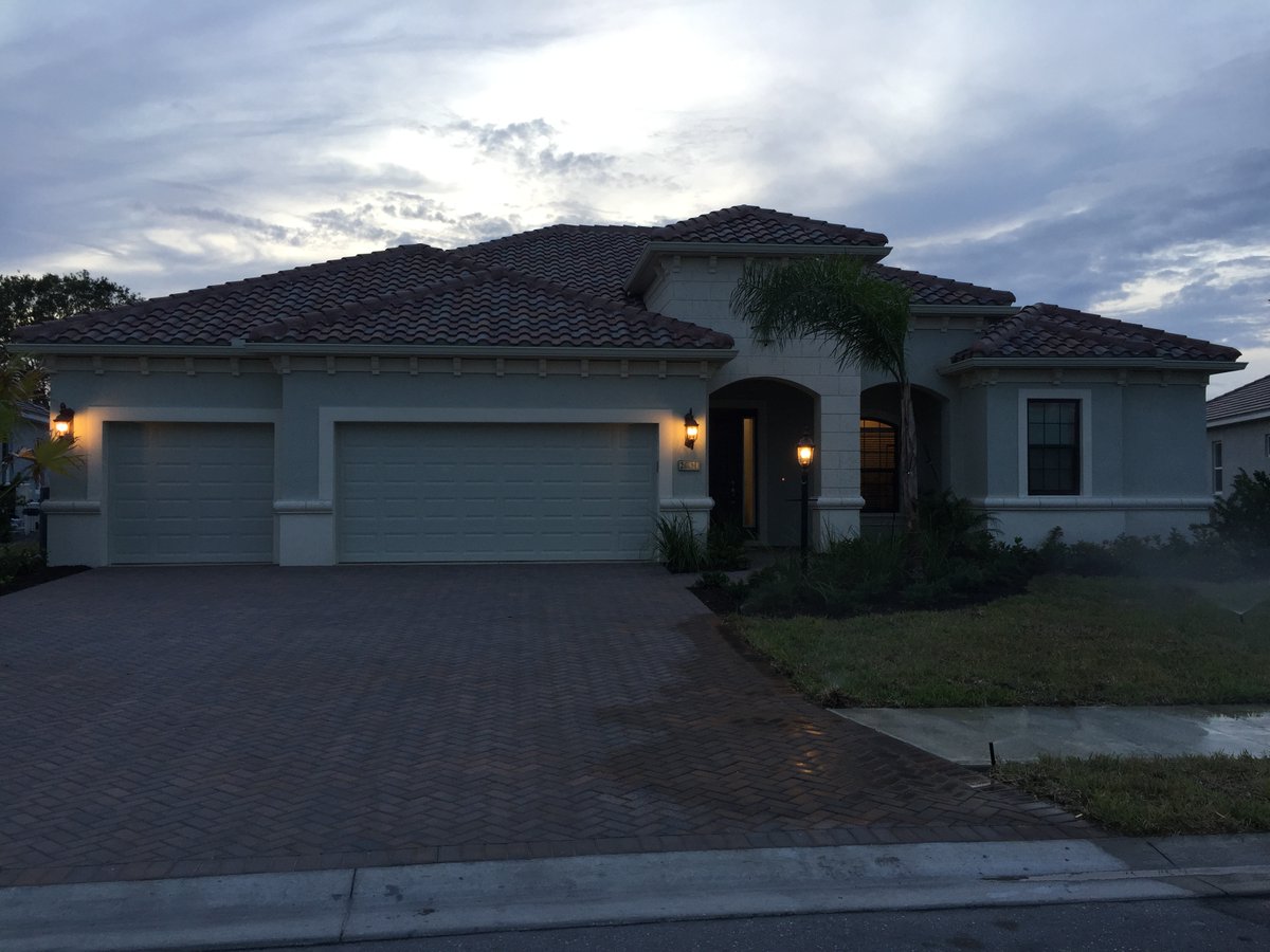 TheDewTeam's tweet photo. Beautiful Home For Sale In Englewood, FL https://t.co/FrsPmcwvzW