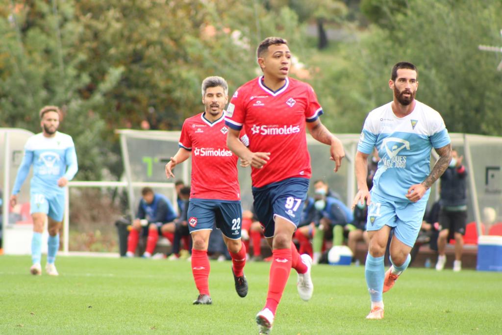 oliveirense_sad's tweet photo. 🔚Fim do jogo.
UD Oliveirense 0-1 Estoril Praia
#udoliveirensefutebolsad #somosunião #oliveirense #udosad #ligaportugal #ligaportugalsabseg #sporttv https://t.co/MkkGa5sxwa