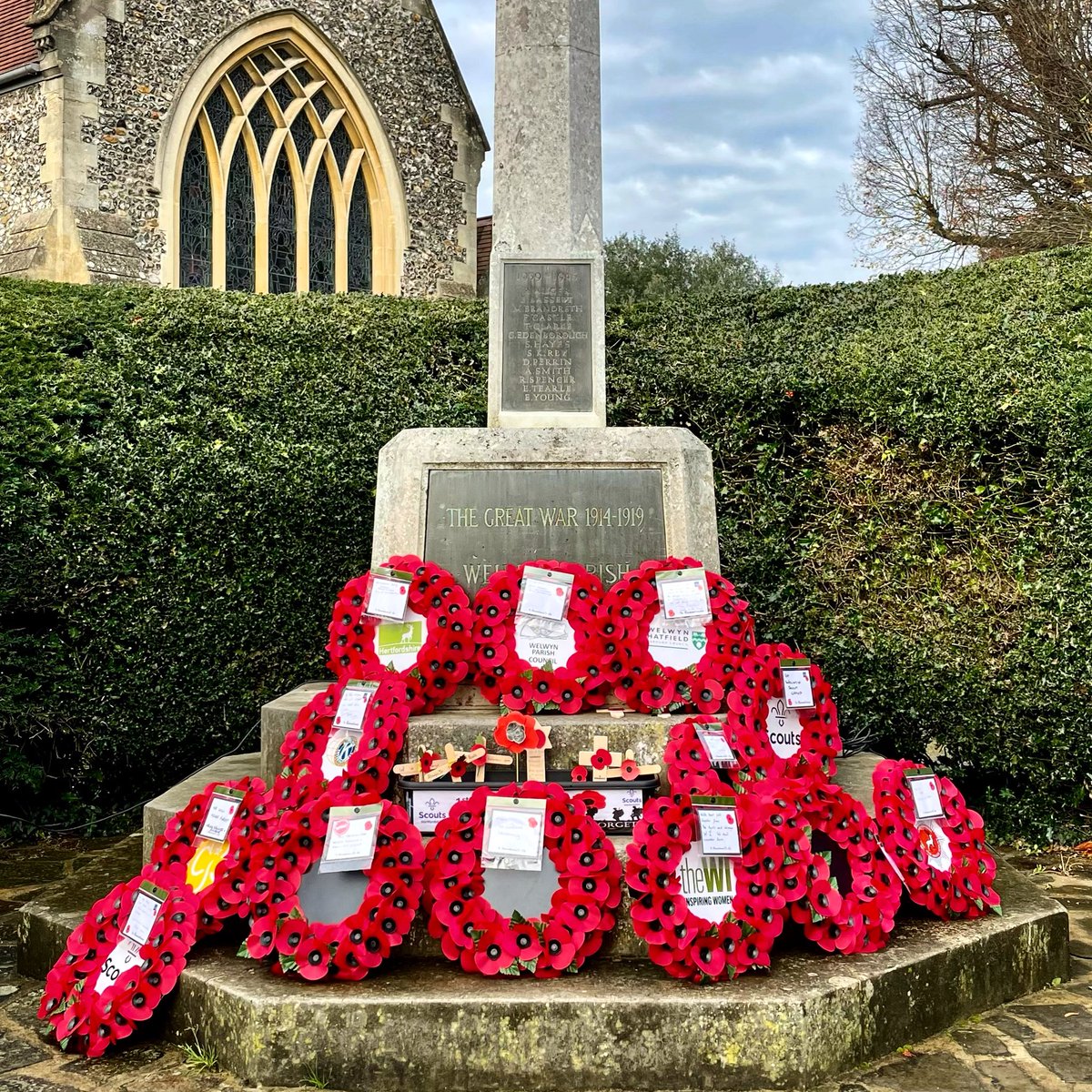 nikkilewisphoto's tweet photo. We will remember them!
#remembrancesundayย #remembrance #wewillrememberthemย #lestweforgetย #royalbritishlegion #royalbritishlegionpoppyappeal #poppyappeal #nikkilewisphotography #hertfordshire #hertslife #herts #werememberthem #atthegoingdownofthesun #andinthemorning https://t.co/Yfzjds6W2z
