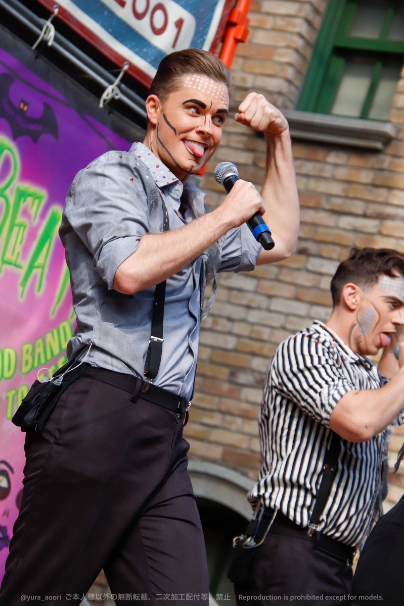yura_aoori's tweet photo. 2020/11/08 11:00 千秋楽初回
Matty💙
🎤2つでドラム!!🥁
#USJファン #universalstudioJapan #ゾンビーツ #zombeats #あおりん_usj https://t.co/irVXI211UT