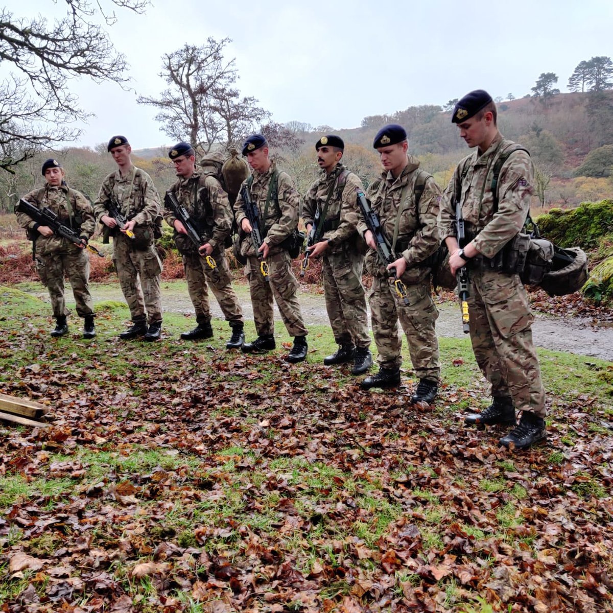 DartmouthBRNC's tweet photo. Recruit Ethan Campbell, the youngest rating in #Whittall Division, lays the wreath at BRNC as we remember those who gave their today for our tomorrow. #LestWeForget #RemembranceSunday #RemembranceDay https://t.co/f6jkFMTlCF