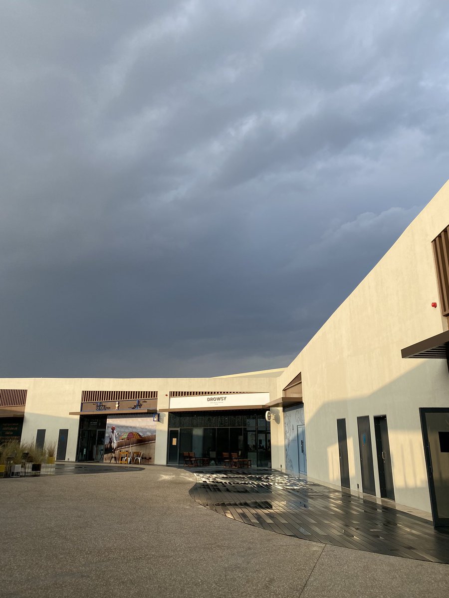 auug21's tweet photo. هذي أول قهوه أخذها من مكاني المفضل و الجو ممطر 💛🌧
@DrowsyCoffee https://t.co/3ThfP6c0y5
