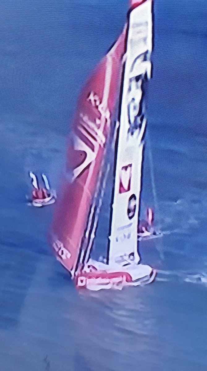 VeroniqueVacher's tweet photo. Bonne chance pour notre ⛵ #skippeuse @samanthadavies avec @initiativecoeur @orange @Orange_France #VG2020 tout les 4 ans #VendeeGlobe2020
Cette année 33 bateaux avec 6 femmes. Bon vent !
Suggestion de lecture lire ou relire le Tour du monde en 80 jours de Jules Vernes🥰 https://t.co/kkFMj1G56f