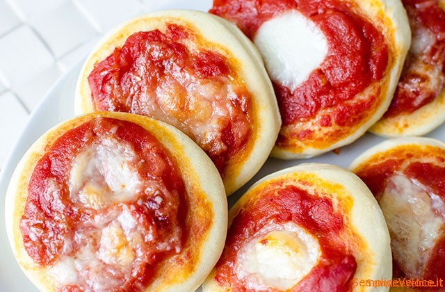 LucaPizzaVan's tweet photo. The #PizzaoftheNight is #Pizzette which includes 3 small pizzas for the price of one!!! https://t.co/W3uI8j5qBS