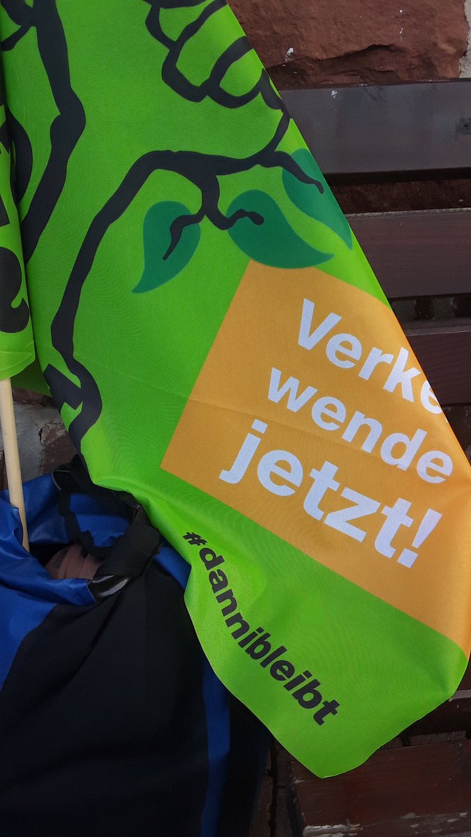 xr_marburg's tweet photo. DANNENROD 14:15 @ the Cross 👍
Bühne Aktuell mit anschliesendem #Waldspazierg@ng https://t.co/6xbwePPWy8