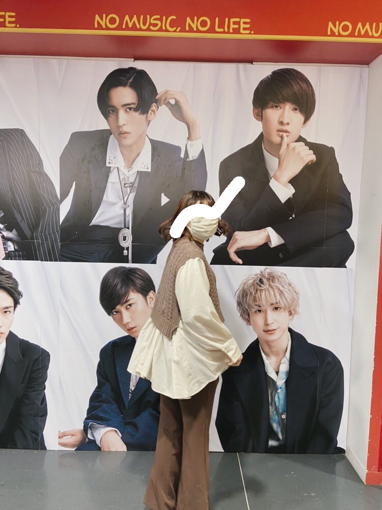 snomemecinnamon's tweet photo. ふわっと裾が可愛いブラウス、肌に優しいシルクのマスク、細部まで激カワなチャイナワンピidemのお洋服ほんと可愛くておすすめ💐
多分現場で会う時はidemのお洋服来てます☺️
昨日発売の新作も2着買っちゃってどんどんワンピースが増えていく(笑)
ZOZOで買えるよ✌🏻
#idem_report https://t.co/tghGTlvTX6