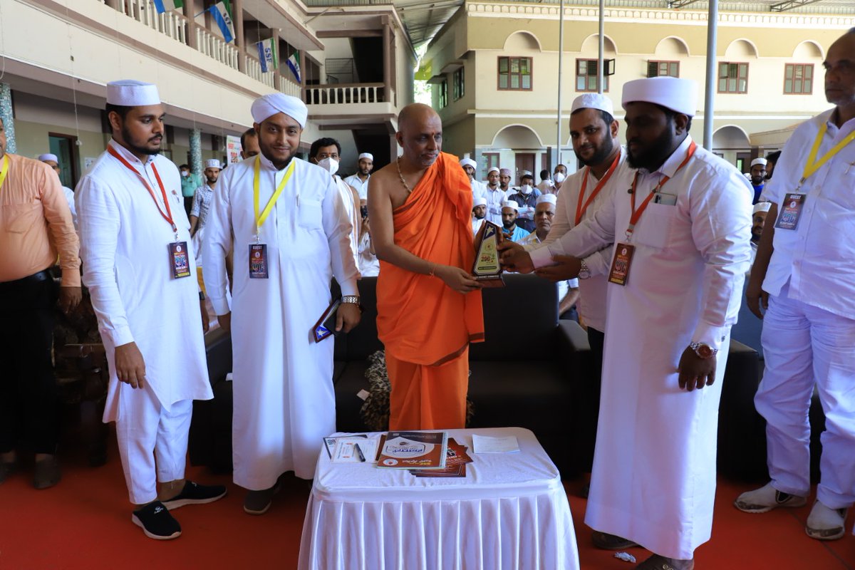 ssfdkeast's tweet photo. ಕೆ.ಜಿ.ಎನ್ ಮಿತ್ತೂರಿನಲ್ಲಿ ನಡೆದ SSF ದಕ್ಷಿಣ ಕನ್ನಡ ಜಿಲ್ಲಾ ಬ್ಲಡ್ ಸೈಬೋ ಇದರ 200 ನೇ ರಕ್ತದಾನ ಶಿಬಿರದ ಕಾರ್ಯಕ್ರಮದಲ್ಲಿ ಒಡಿಯೂರು ಗುರುದೇವಾನಂದ ಸ್ವಾಮೀಜಿ..
#SSF #BLOODSAIBO #BLOODSAIBO200

@ssfkarnataka @nationalssf @HelpdeskSsf @SSFKerala @IndianRedCross https://t.co/did4AhvxZt